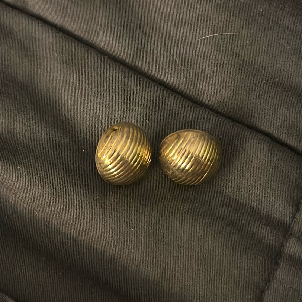 Vintage Oval Gold Tone Modernist Mid-century post earrings 1980s